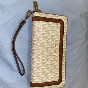 Michael Kors Wallet/Wristlet